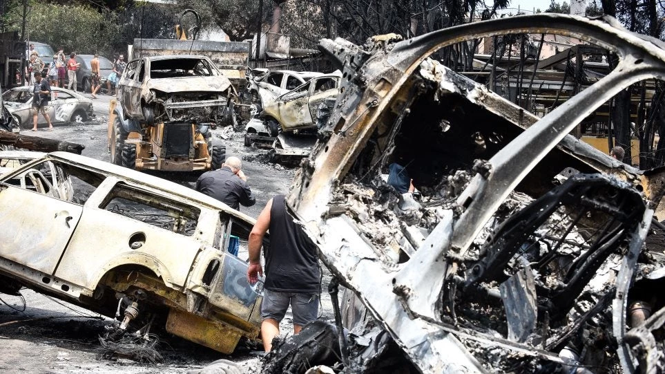 Ξεκληρίστηκε οικογένεια: Γυναίκα βρέθηκε νεκρή με τα δύο παιδιά της και τη μητέρα της σε καμένο αυτοκίνητο – Είχε χάσει τον άντρα της έναν χρόνο πριν